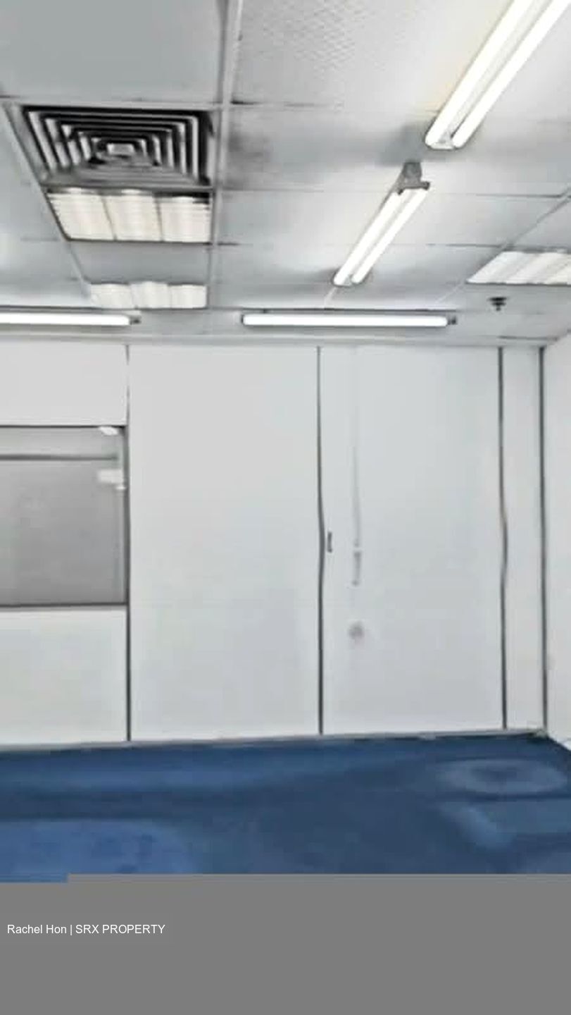 High Street Centre (D6), Office #588638051